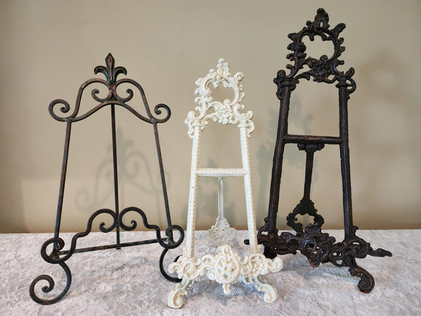 Tabletop Easel Party Rentals for Wedding, Mitzvah , birthday party and more. Party Rentals by Royal Table Settings.