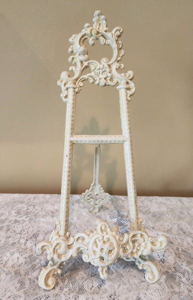 Tabletop Easel Party Rentals for Wedding, Mitzvah , birthday party and more. Party Rentals by Royal Table Settings.