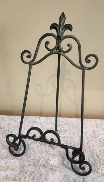 Tabletop Easel Party Rentals for Wedding, Mitzvah , birthday party and more. Party Rentals by Royal Table Settings.