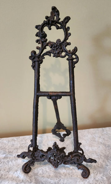 Tabletop Easel Party Rentals for Wedding, Mitzvah , birthday party and more. Party Rentals by Royal Table Settings.