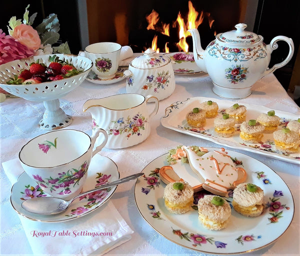Small Cake Stand / Compote perfect for your tea party! Royal Table Settings. Vintage Party Rentals