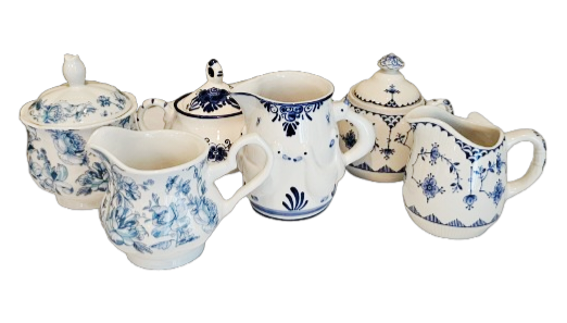 Blue and White Small Cream & Sugar Set for rent. Vintage Party Rentals with Royal Table Settings.