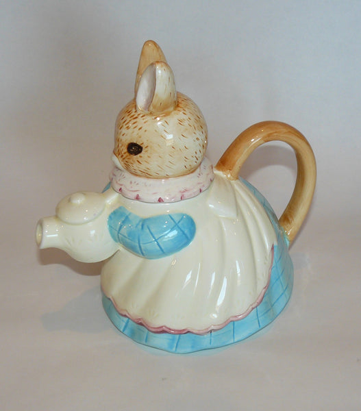 Bunny Teapot - Vintage Party Rentals by Royal Table Settings.