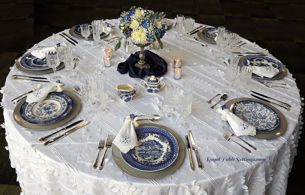 Blue & White Dinner Plates by Royal Table Settings/ Beautiful china rentals for any type of evenVintage Party Rentals with Royal Table Settings. Chinoiserie Dinner Party