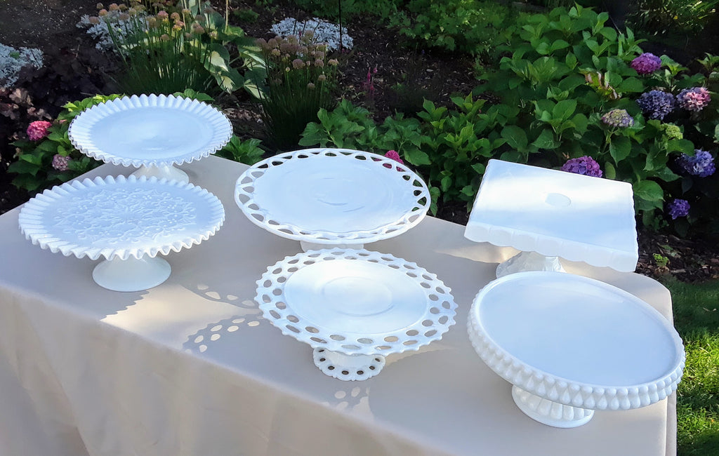 Milk Glass Bud Vases - Royal Table Settings – Royal Table Settings, LLC